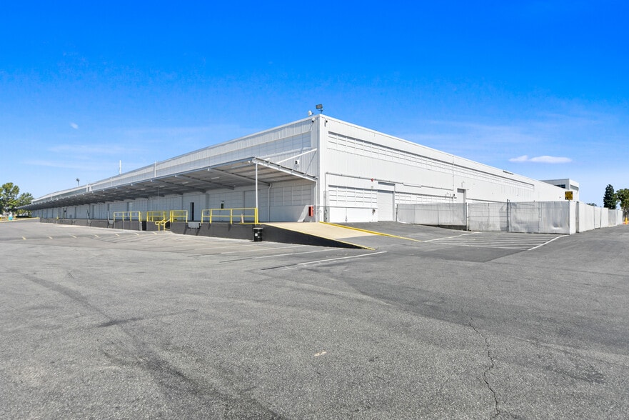 More Photos Of 2701 S Harbor Blvd, Santa Ana Unknown For Lease