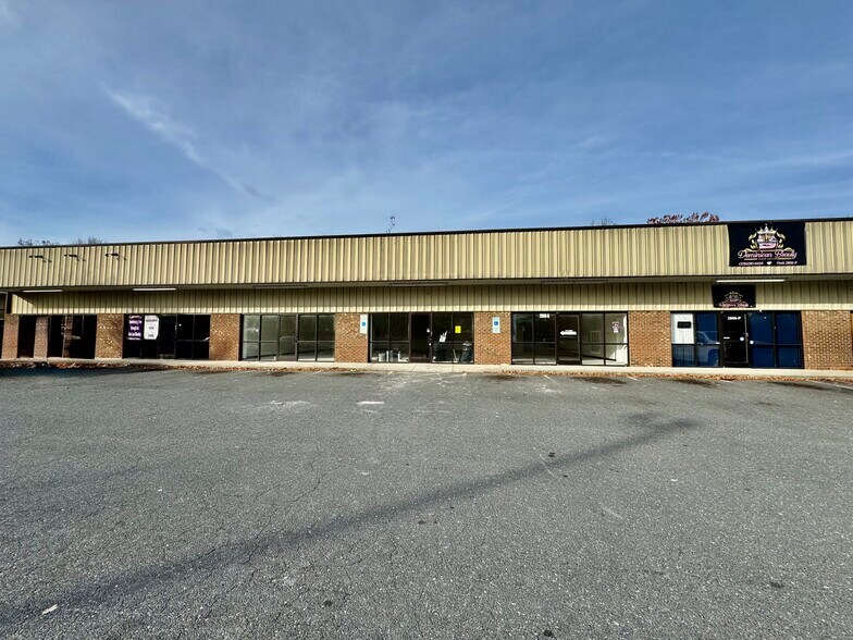 More Photos Of 2806 Randleman Rd, Greensboro Freestanding For Lease