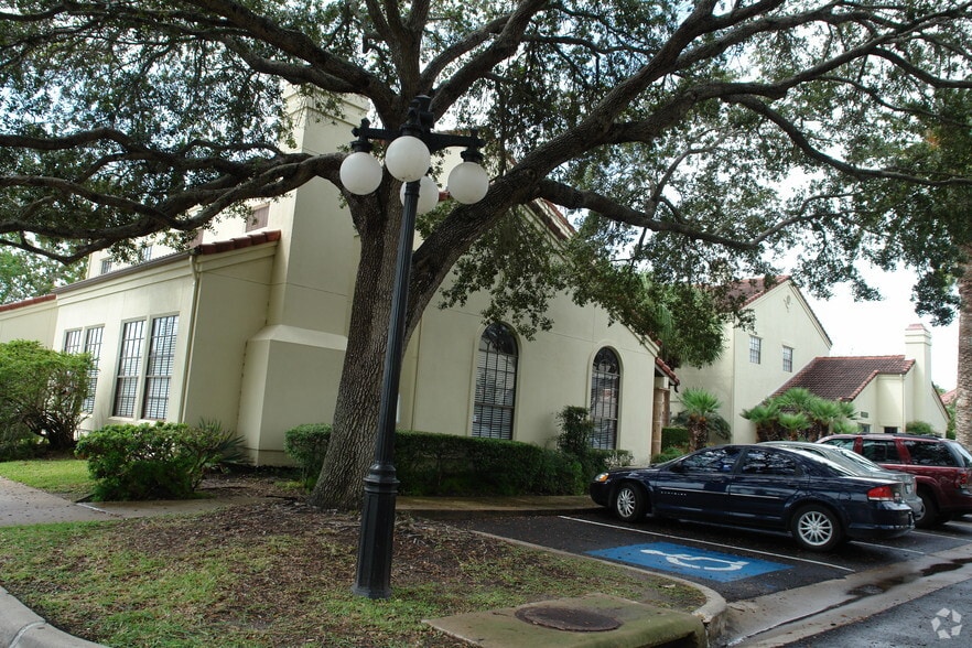 More Photos Of 6000 S Staples St, Corpus Christi Medical For Lease