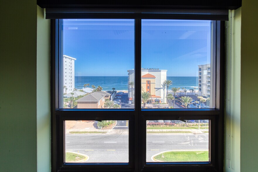 More Photos Of 140 S Atlantic Ave, Ormond Beach Office For Lease