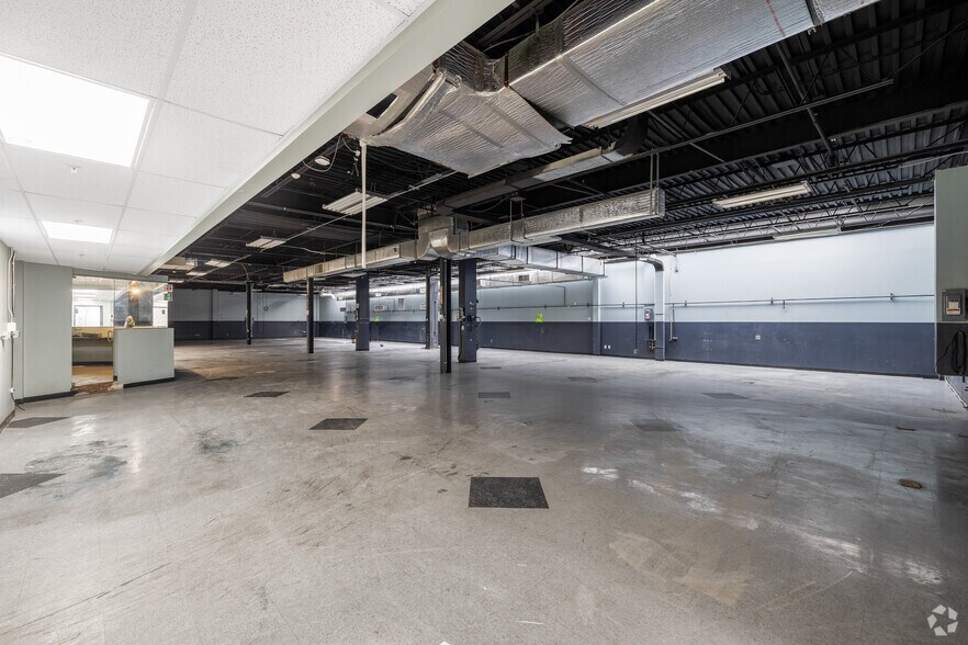 More Photos Of 500 Corporate Dr, Mahwah Light Manufacturing For Sale