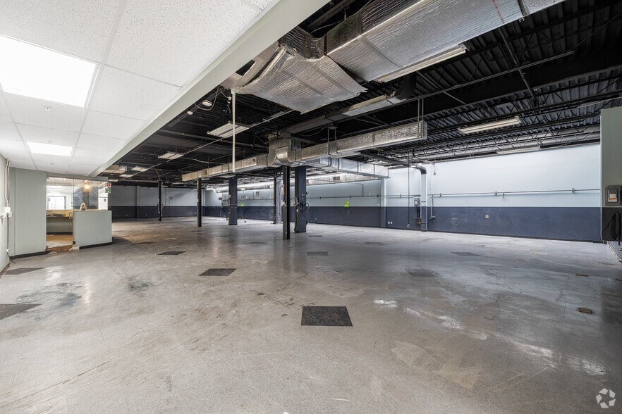 More Photos Of 500 Corporate Dr, Mahwah Light Manufacturing For Sale