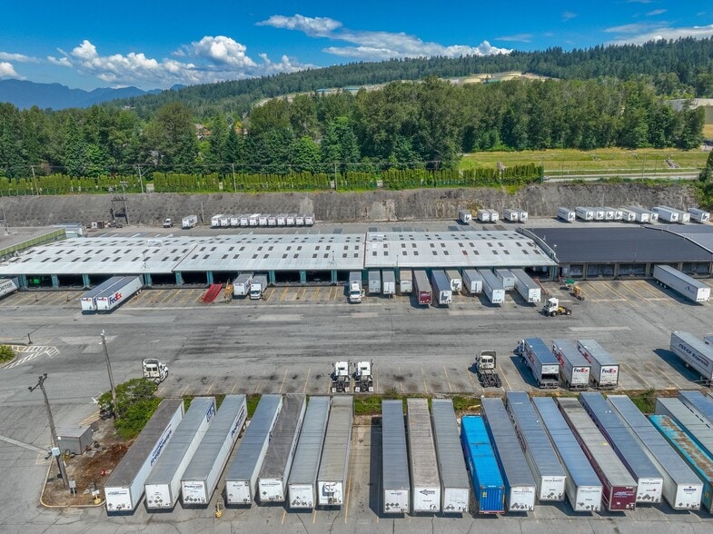 More Photos Of 7890 Express St, Burnaby Warehouse For Lease