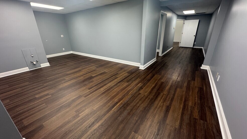 More Photos Of 1684 N Belcher Rd, Clearwater Flex For Lease