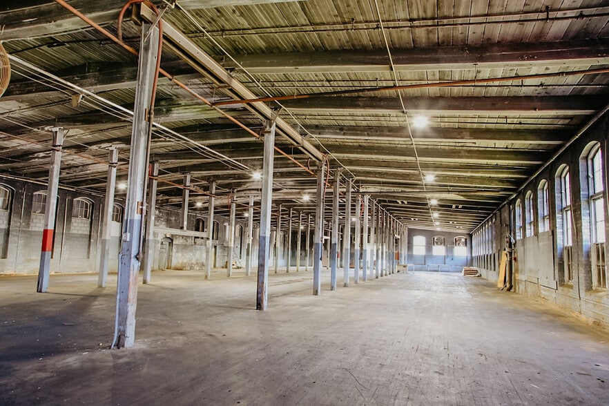 More Photos Of 340 Seaboard St, Vass Warehouse For Sale