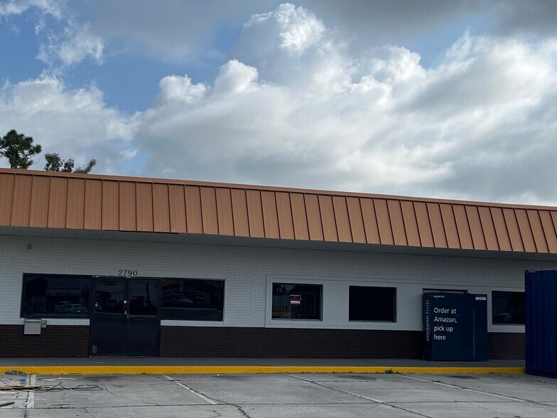 More Photos Of 2790 N Tamiami Trl, North Fort Myers Convenience Store For Sale
