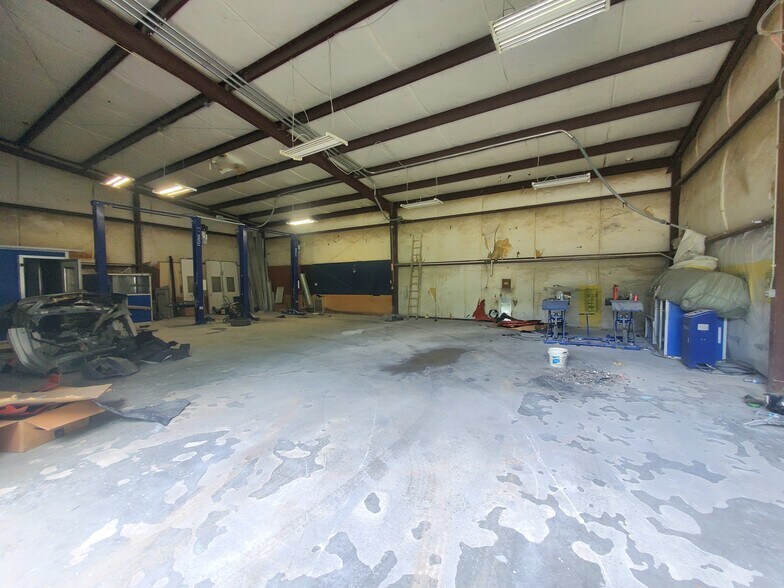 More Photos Of 1544 Jefferson Chemical Rd, Conroe Warehouse For Sale