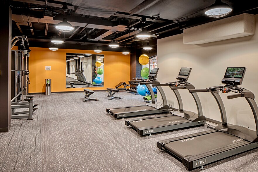 More Photos Of 123 N Pitt St, Alexandria Office For Lease