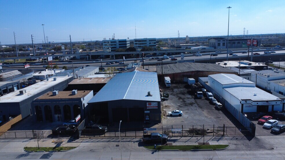 More Photos Of 5835 Star Ln, Houston Warehouse For Lease