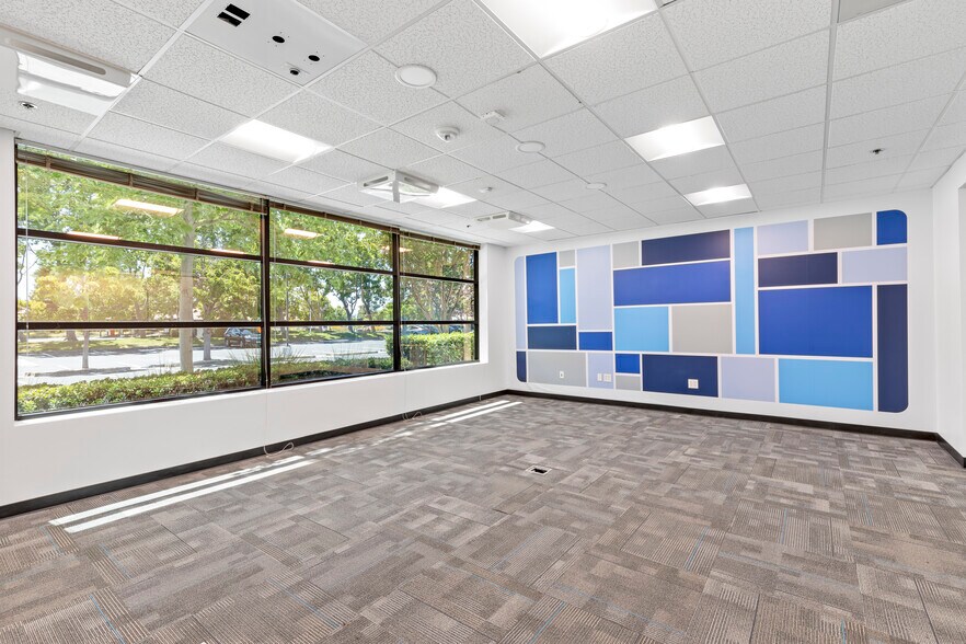 More Photos Of 6607-6657 Kaiser Dr, Fremont Light Manufacturing For Lease