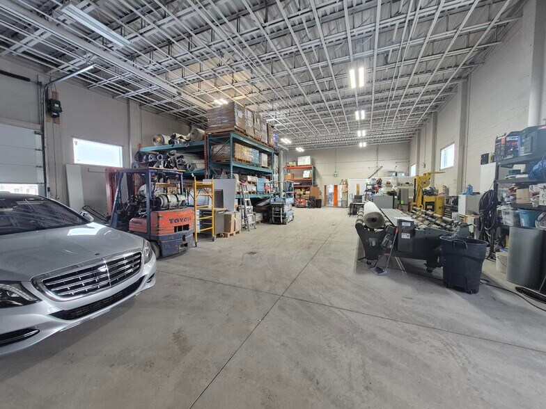More Photos Of 75 Bongard Ave, Ottawa Warehouse For Sale