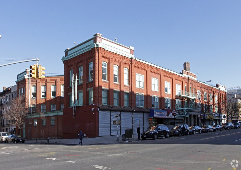 More Photos Of 1818-1838 Amsterdam Ave, New York Specialty For Sale