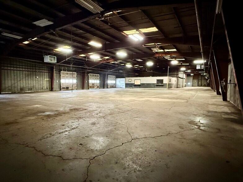 More Photos Of 21 Squires St, Cortland Warehouse For Lease