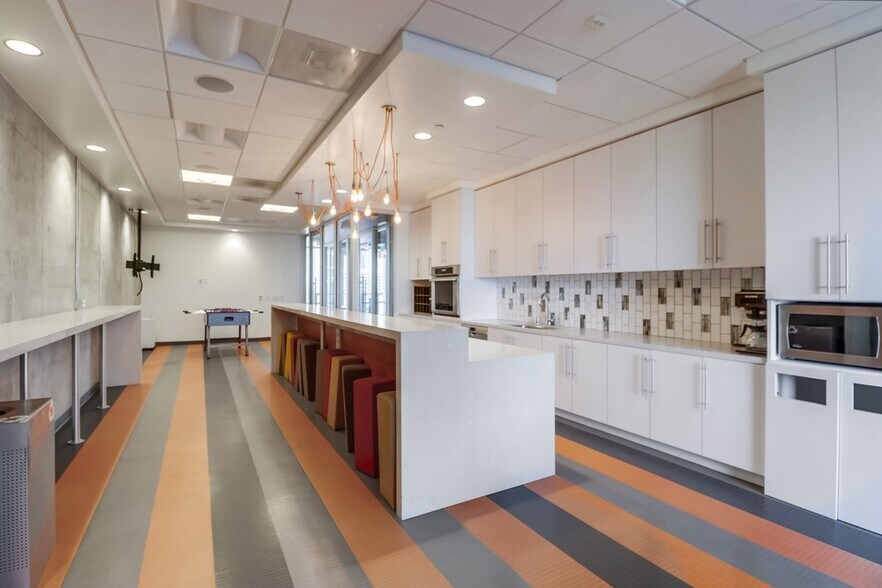 More Photos Of 1350 Columbia St, San Diego Loft Creative Space For Sale