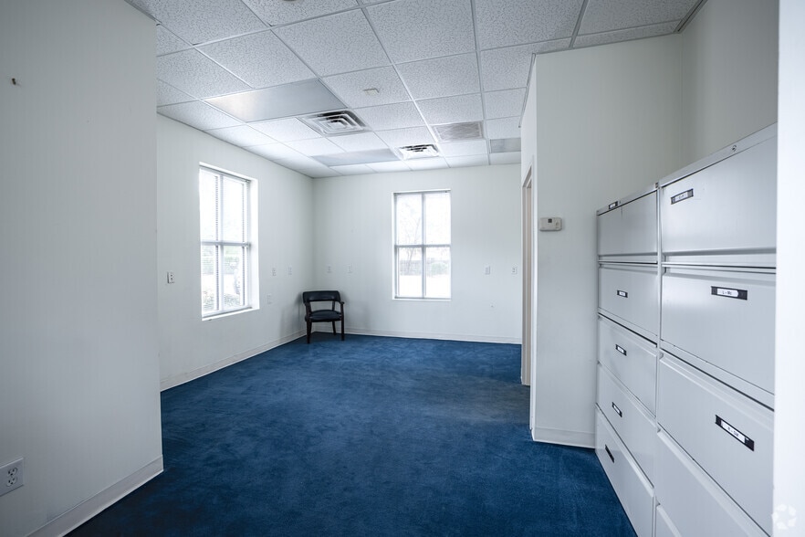 More Photos Of 1037 Chuck Dawley Blvd, Mount Pleasant Office Residential For Lease