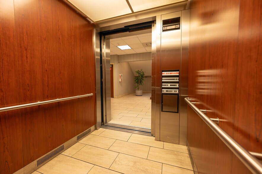 More Photos Of 7200 W Cathedral Rock Dr, Las Vegas Medical For Sale