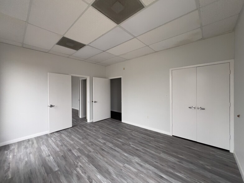 More Photos Of 5730 Centralcrest, Houston Warehouse For Lease