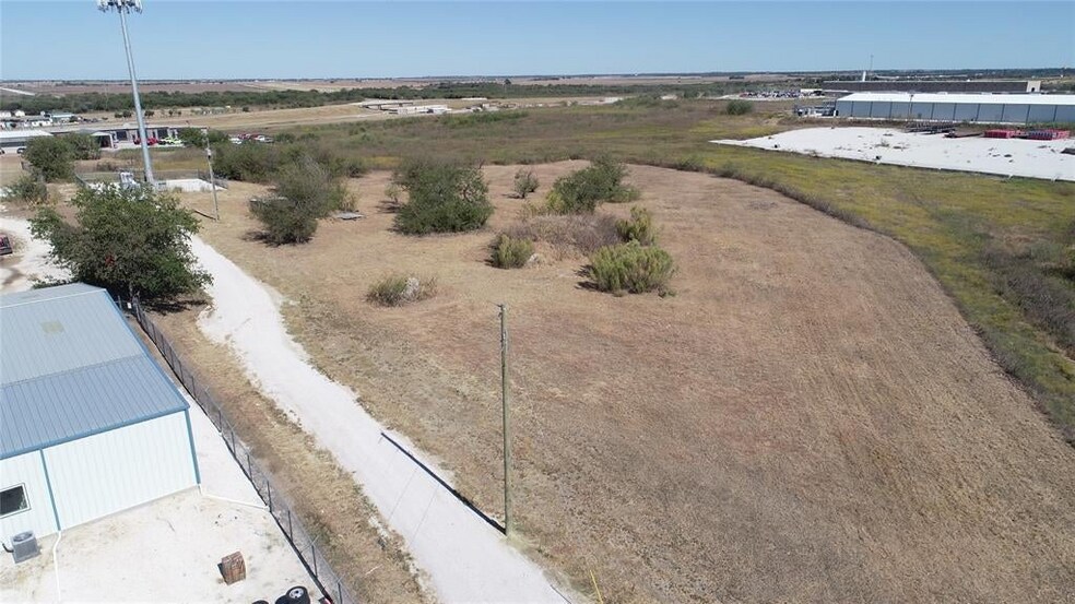 More Photos Of 117 Industrial Loop, Hillsboro Land For Lease