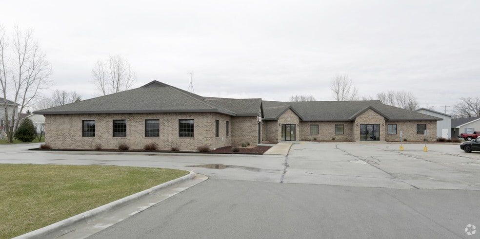 More Photos Of 2763 Manitowoc Rd, Green Bay Office For Lease