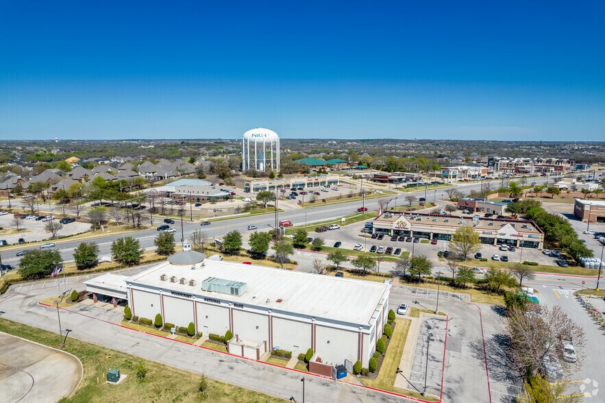 More Photos Of 8408 N Davis Blvd, North Richland Hills Office For Lease