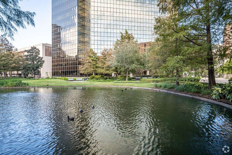 More Photos Of 3040 Post Oak Blvd, Houston Office For Lease