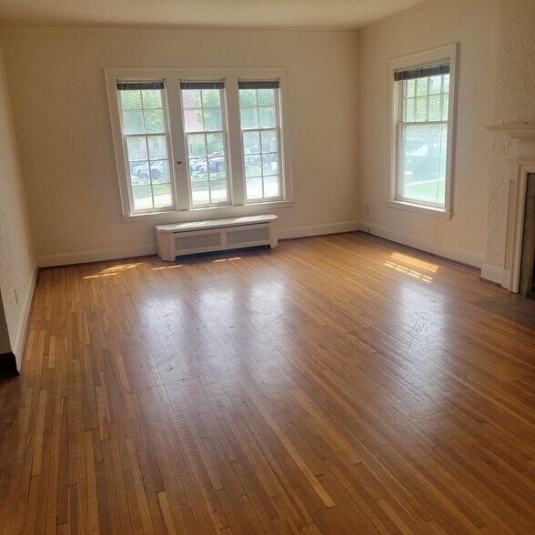 More Photos Of 303 6th Ave SW, Rochester Office Residential For Sale