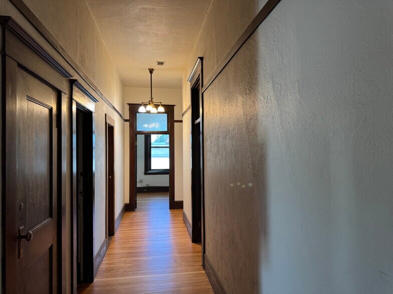 More Photos Of 533 G St, Lincoln Storefront Retail Office For Lease