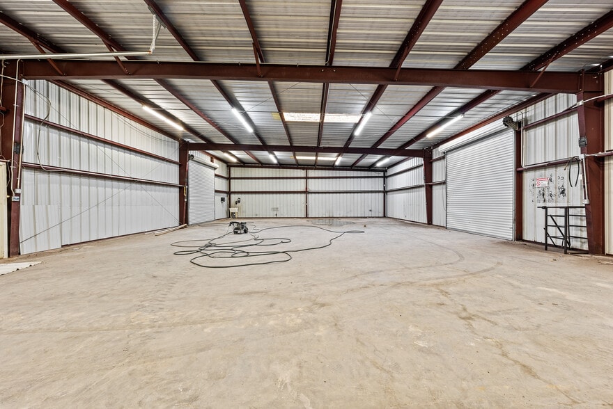 More Photos Of 3509 N 3rd St, Temple Warehouse For Sale