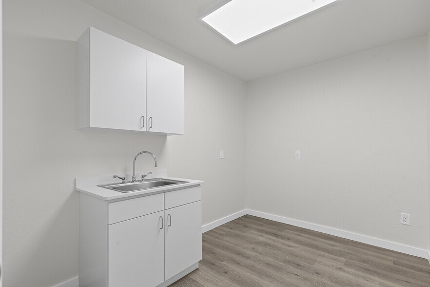 More Photos Of 601 Omega Dr, Arlington Medical For Lease