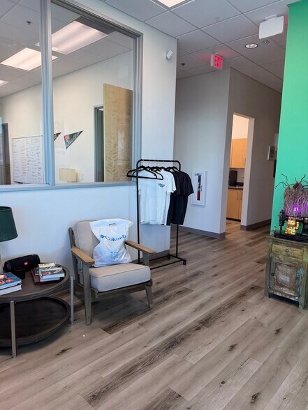 More Photos Of 7421 S 89th Pl, Mesa Showroom For Lease