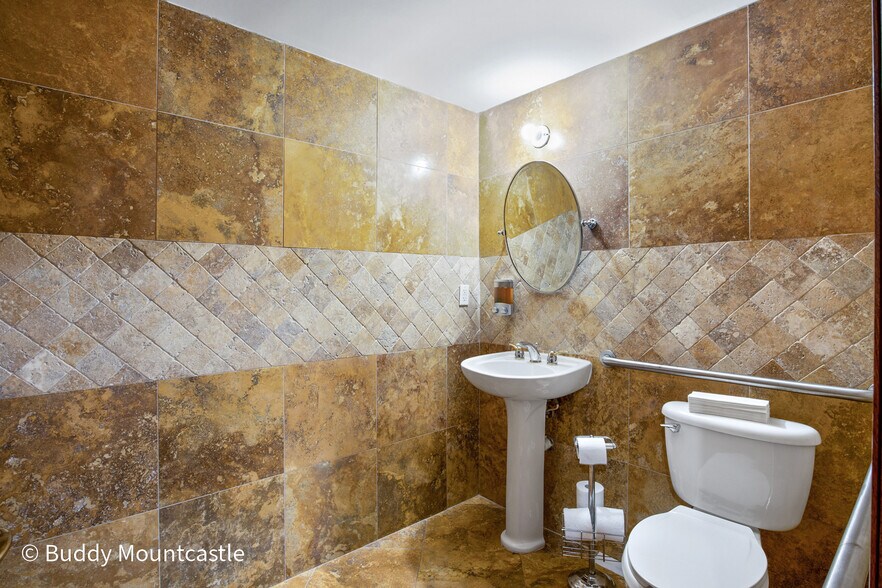 More Photos Of 4551 Ponce De Leon Blvd, Coral Gables Medical For Lease