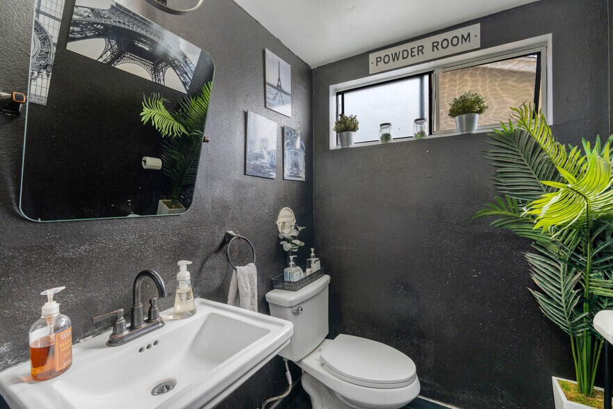 More Photos Of 12501 Kornblum Ave, Hawthorne Apartments For Sale