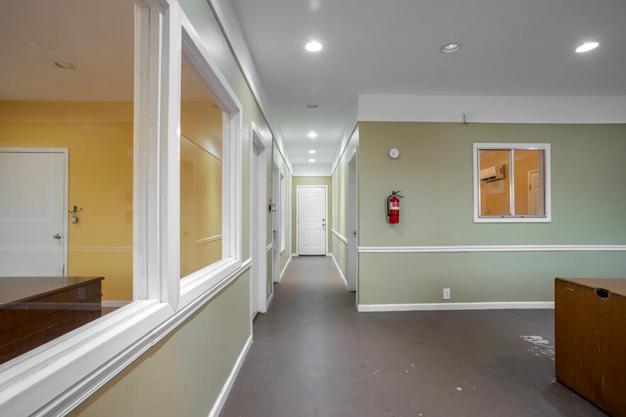 More Photos Of 910 Brenda St, Houston Warehouse For Sale