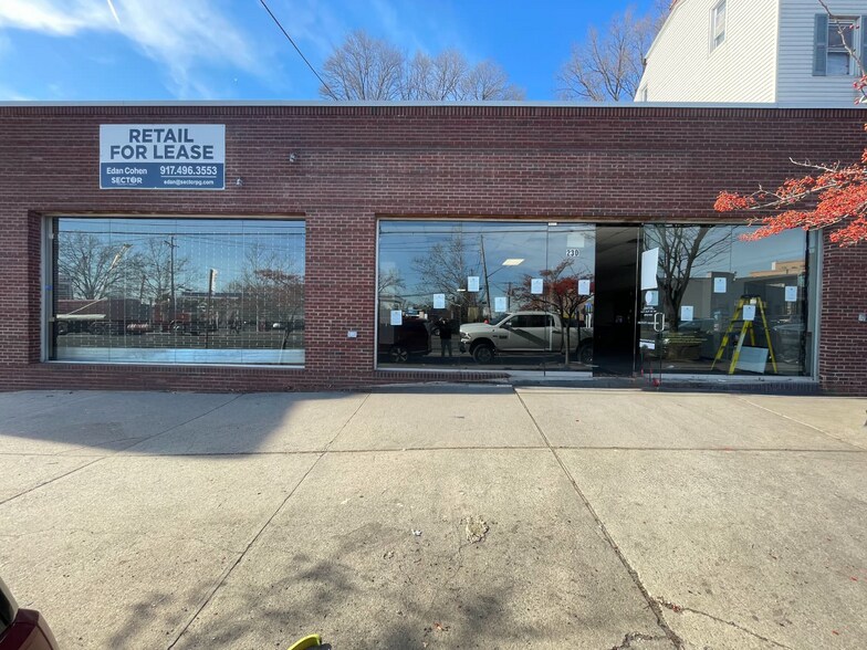 More Photos Of 230 Bay St, Staten Island Freestanding For Lease