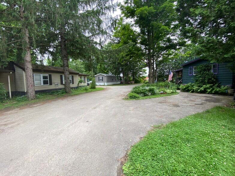 Primary Photo Of 7965 NY-5, Saint Johnsville Manufactured Housing Mobile Home Park For Sale