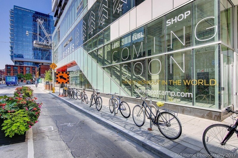 More Photos Of 300-302 Richmond St W, Toronto Storefront Retail Office For Lease