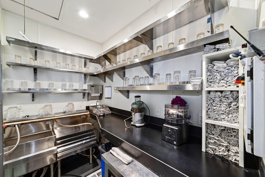 More Photos Of 2401 Kettner Blvd, San Diego Restaurant For Lease