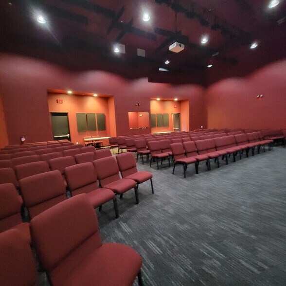 More Photos Of 6711 Oak St, Frisco Movie Theatre For Sale