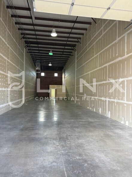 More Photos Of 459 N Old Highway 91, Hurricane Warehouse For Lease