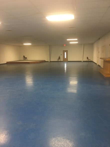 More Photos Of 116 S Avenue D, Freeport Service For Lease