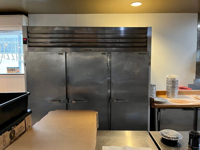 More Photos Of 6613 Hollis St, Emeryville Flex For Sale