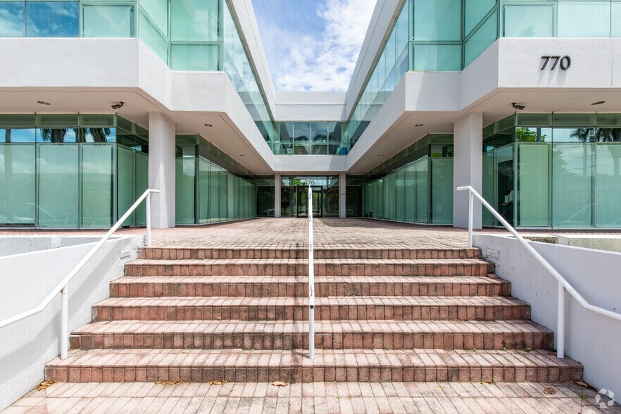 More Photos Of 770 S Dixie Hwy, Coral Gables Office For Lease