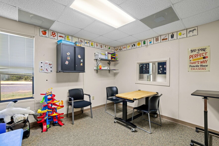 More Photos Of 310 Terrell Rd, Franklin Office For Sale