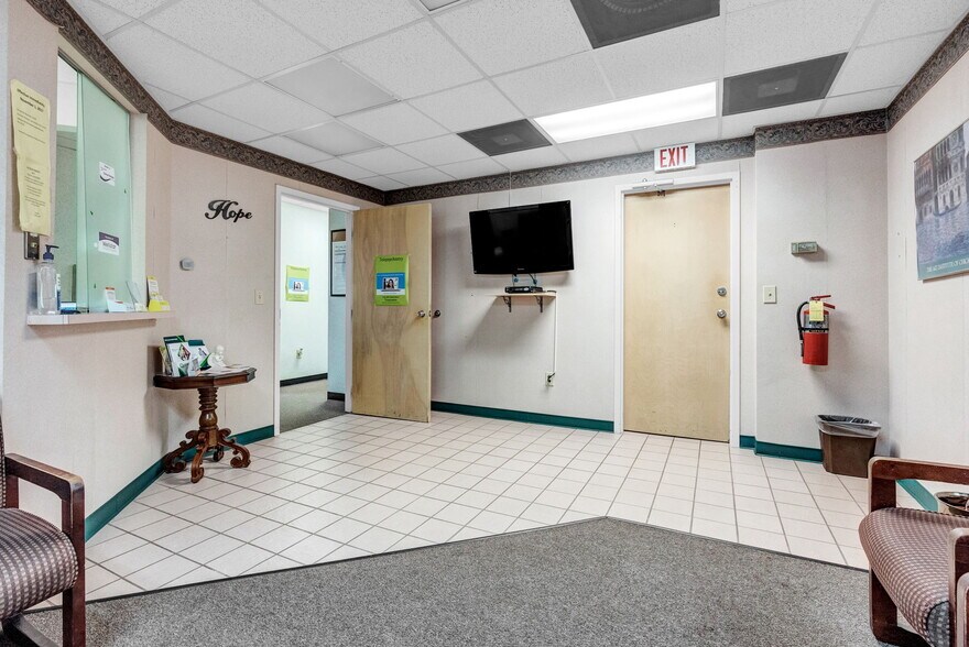 More Photos Of 4171 Marietta St, Powder Springs Medical For Lease