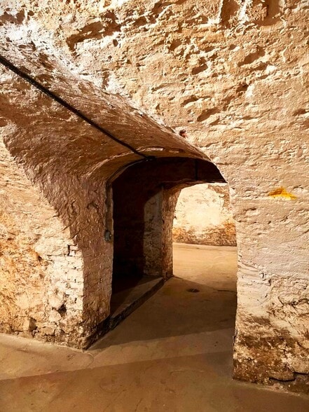 More Photos Of 1032-1038 12th Ave, Grafton Flex For Lease