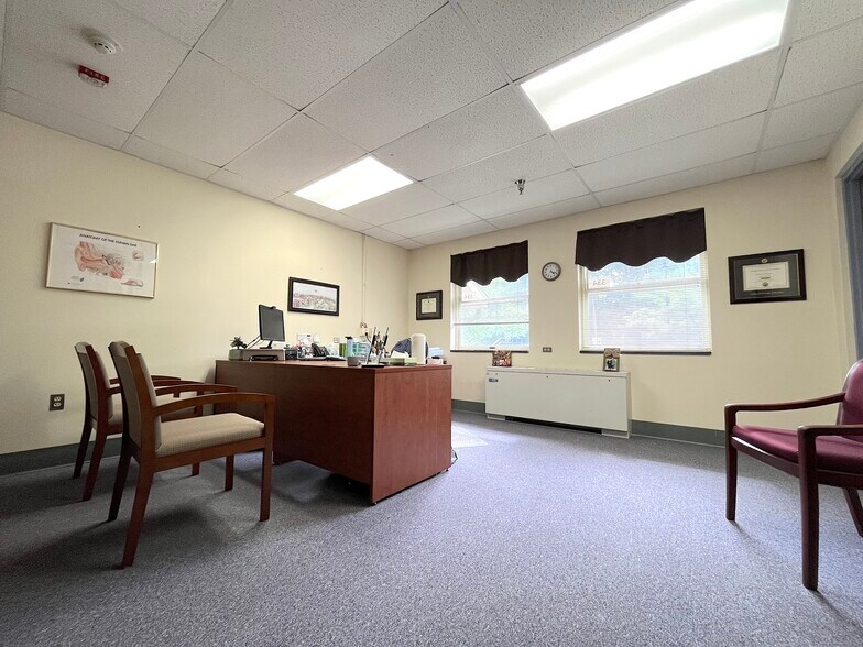 More Photos Of 45 Round Hill Rd, Northampton Office Residential For Sale