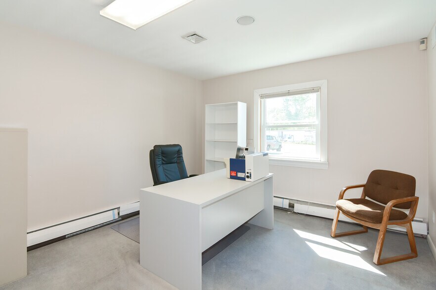 More Photos Of 152 Milford St, Upton Loft Creative Space For Sale