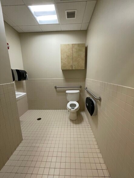 More Photos Of 84 N Plank Rd, Newburgh Storefront For Lease