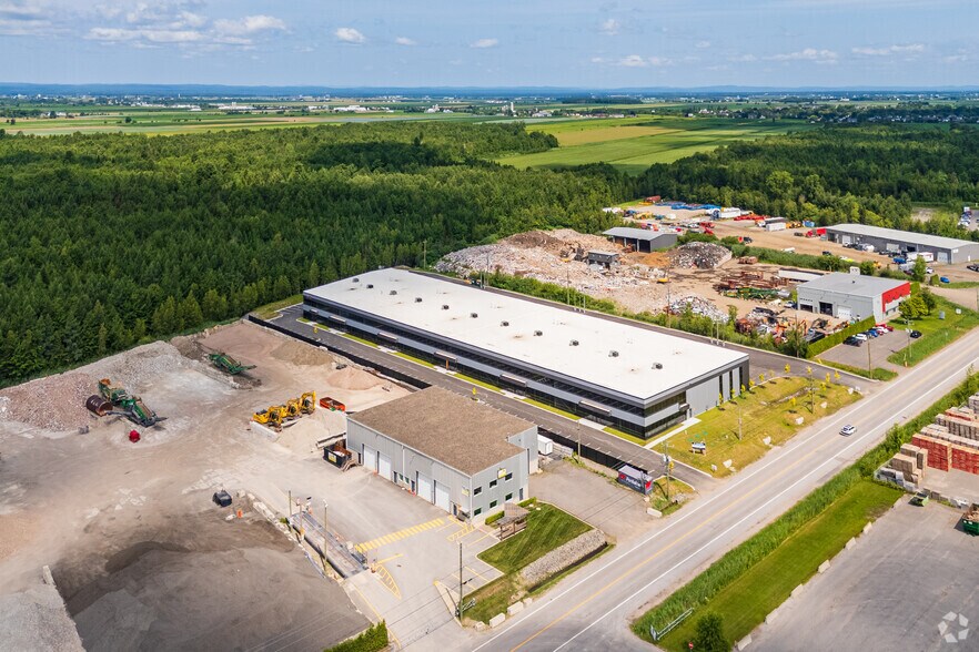 More Photos Of 188 Rue Armand-Majeau S, St-Roch-de-L'achigan Service For Sale