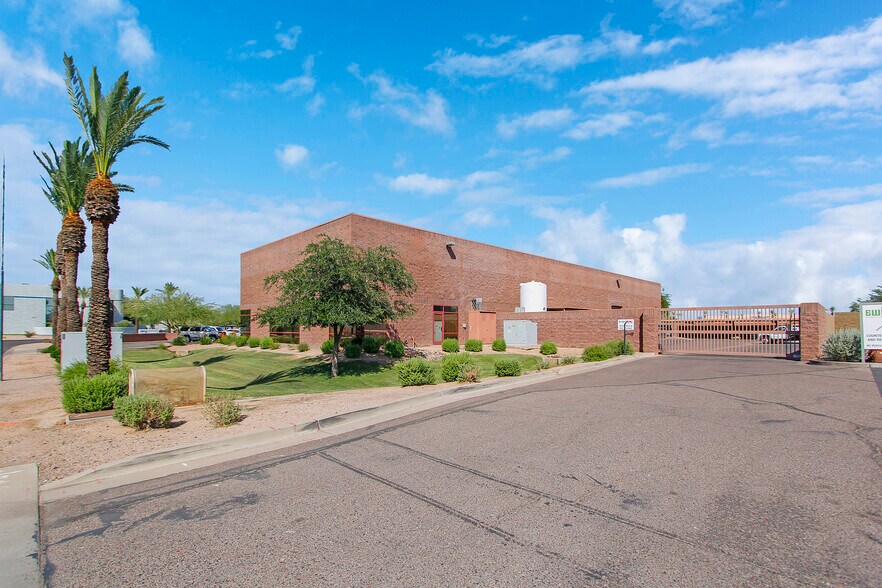 More Photos Of 3451 E Harbour Dr, Phoenix Distribution For Sale